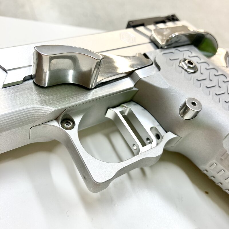 Silver Max4.jpg