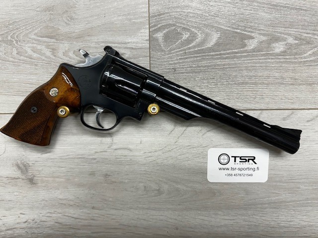 llama 44Mag